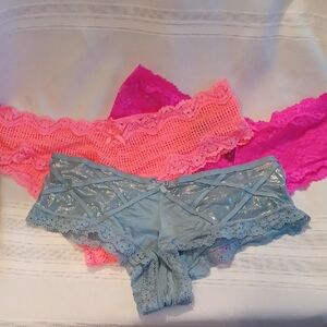 NWOT Cheeky Lace Trimmed Panties Set in Pink , Coral and Light Green